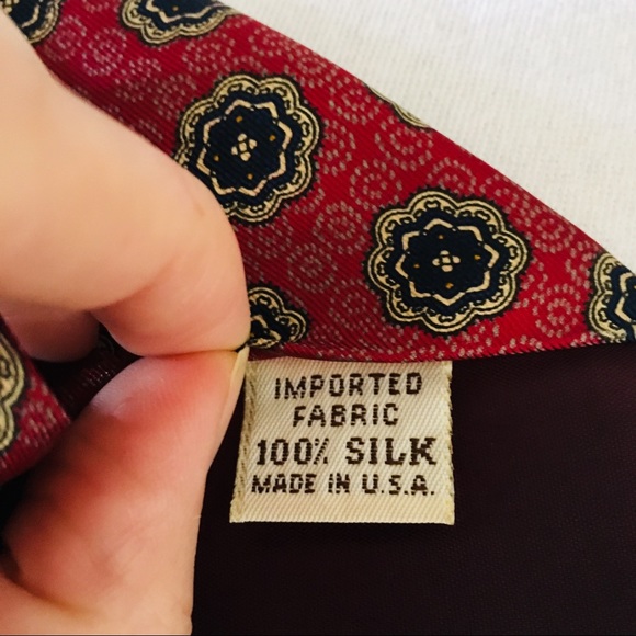 John Henry for Dillard’s Classic Red Medallion Tie - Picture 4 of 8